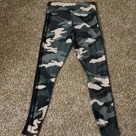 Forever 21 Camo Athletic Pants Size Medium - Picture 5 of 5